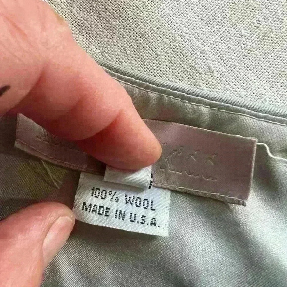 Katherine Kidd Skirt. Size 6 fully lined zipper in back gray. - Picture 10 of 10